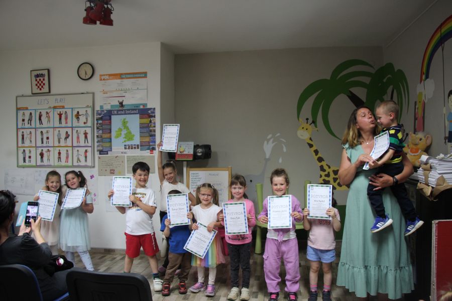 Završna predstava tečaja engleskog jezika za djecu u Pučkom otvorenom učilištu oduševila roditelje